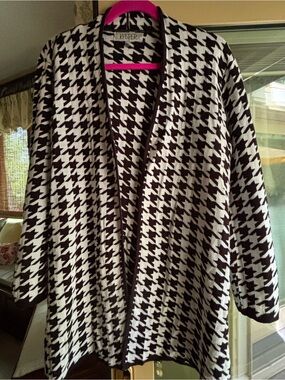 Kasper Black and White Houndstooth Open Cardigan